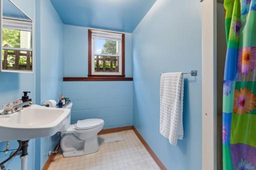 300 8th Street NW, Plainview, MN 55964