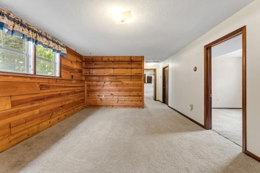 300 8th Street NW, Plainview, MN 55964
