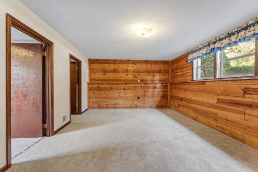 300 8th Street NW, Plainview, MN 55964