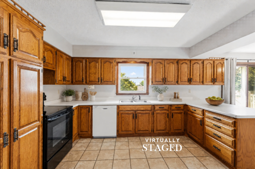 300 8th Street NW, Plainview, MN 55964