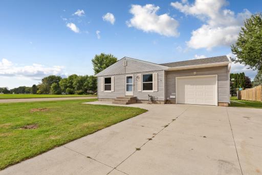 706 17th Street NE, Owatonna, MN 55060