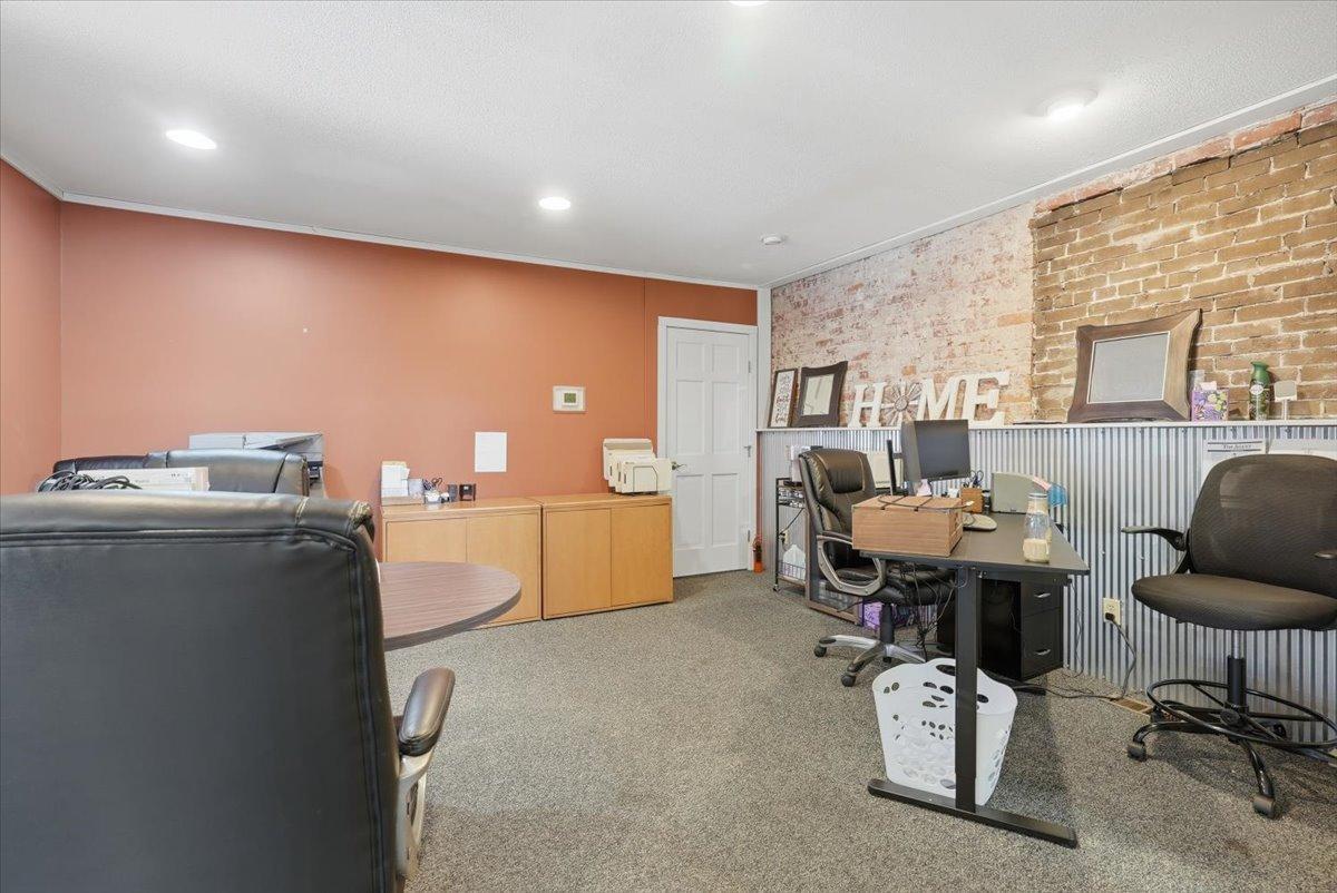 12-Office.jpg