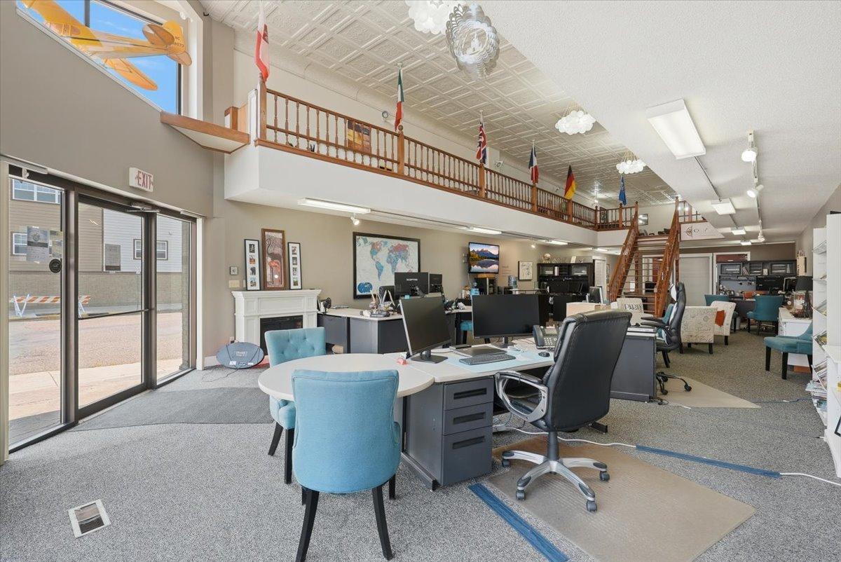 06-Office.jpg