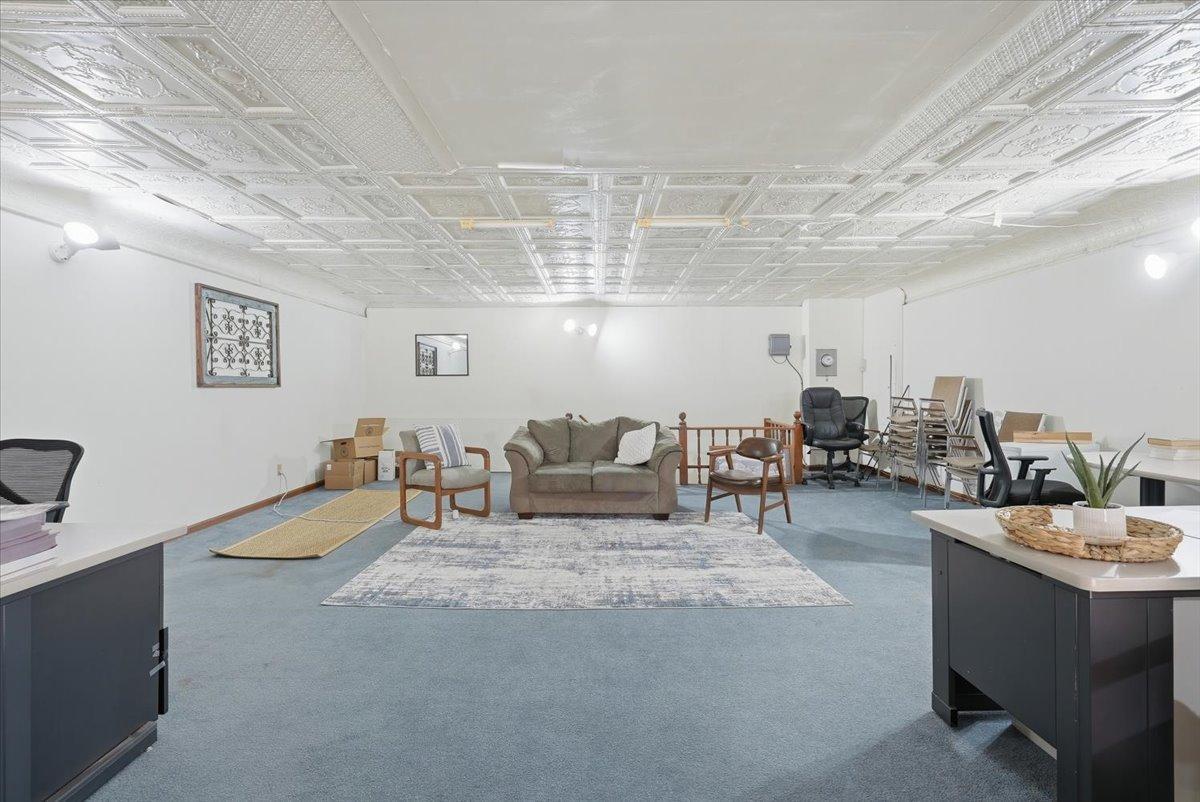 19-Office.jpg