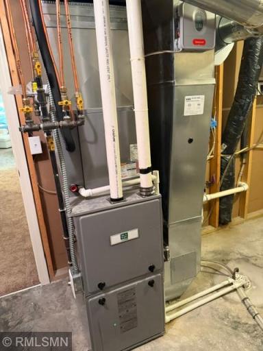 High efficiency heat with Honeywell air addition.