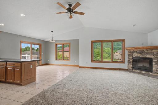 16_701SpringCt_LivingRm1_mls.jpg