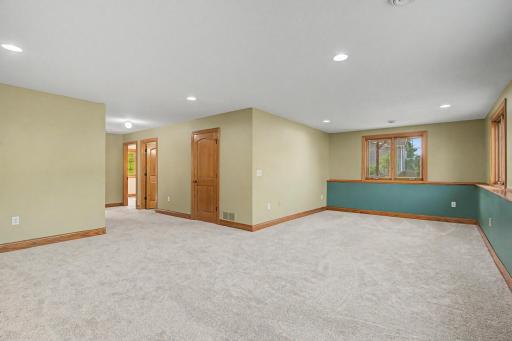 32_701SpringCt_FamilyRm3_mls.jpg