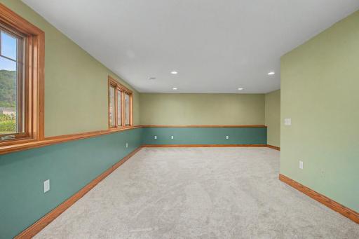 33_701SpringCt_FamilyRm4_mls.jpg