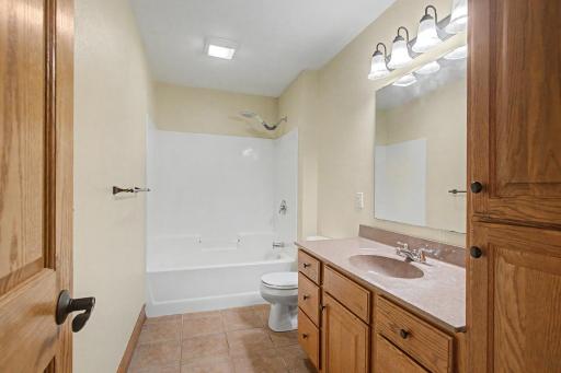 34_701SpringCt_Bathrooom2_mls.jpg