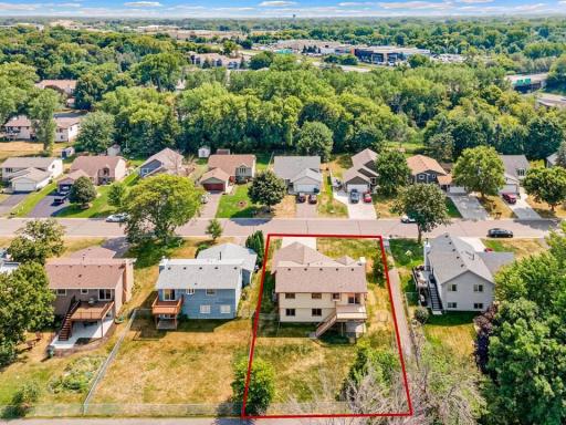 685 107th Lane NW, Minneapolis, MN 55448