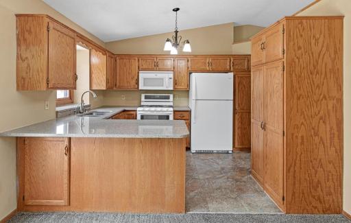 685 107th Lane NW, Minneapolis, MN 55448