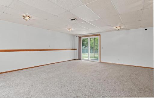 685 107th Lane NW, Minneapolis, MN 55448