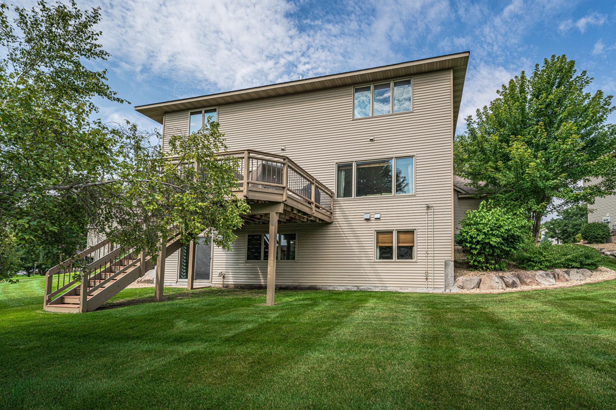 WONDERFUL flat and functional backyard! Prior Lake Schools!