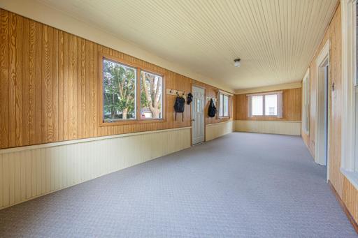 200 First Avenue SE, Mapleton, MN 56065