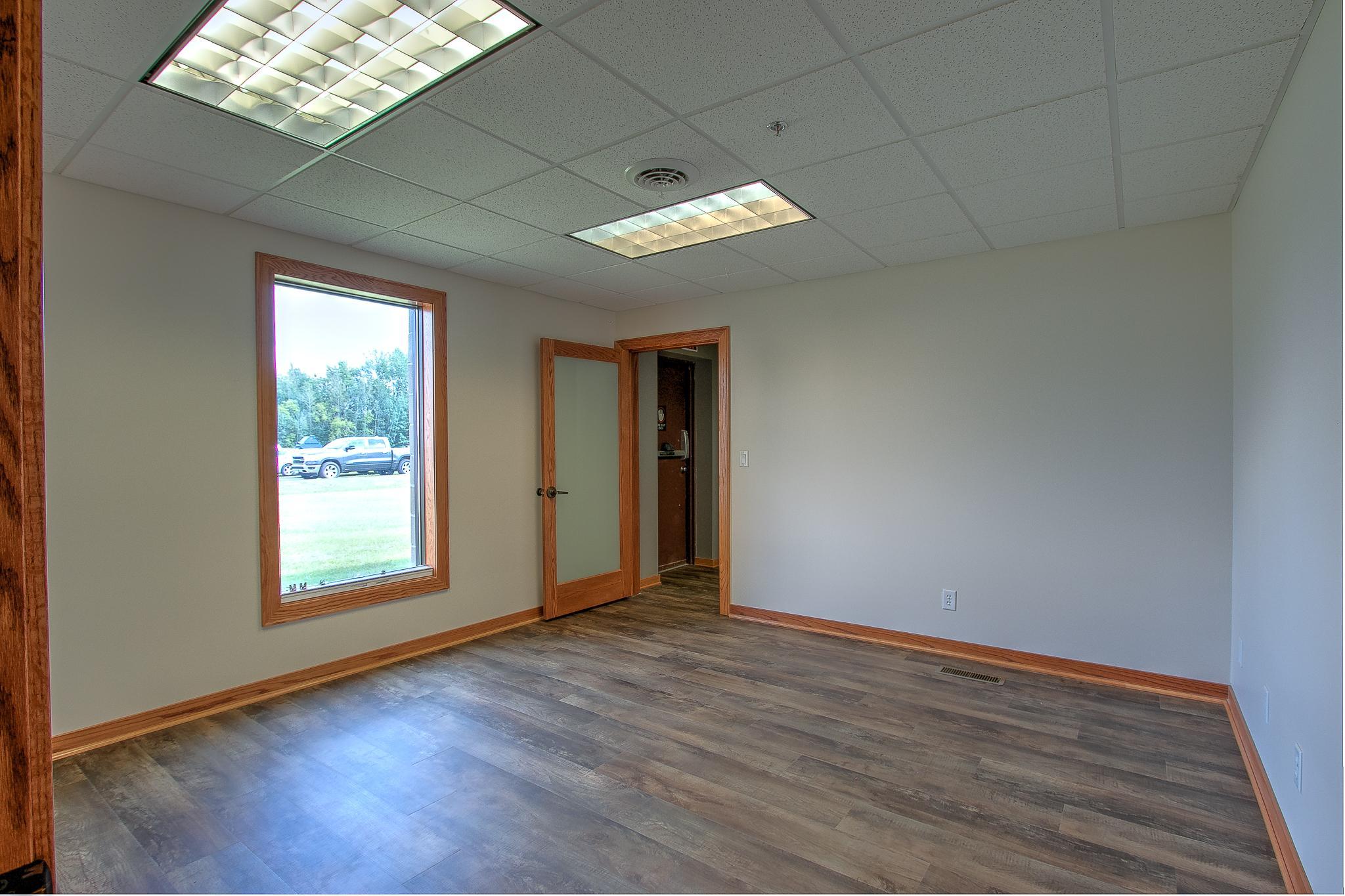 Office 1-4.jpg