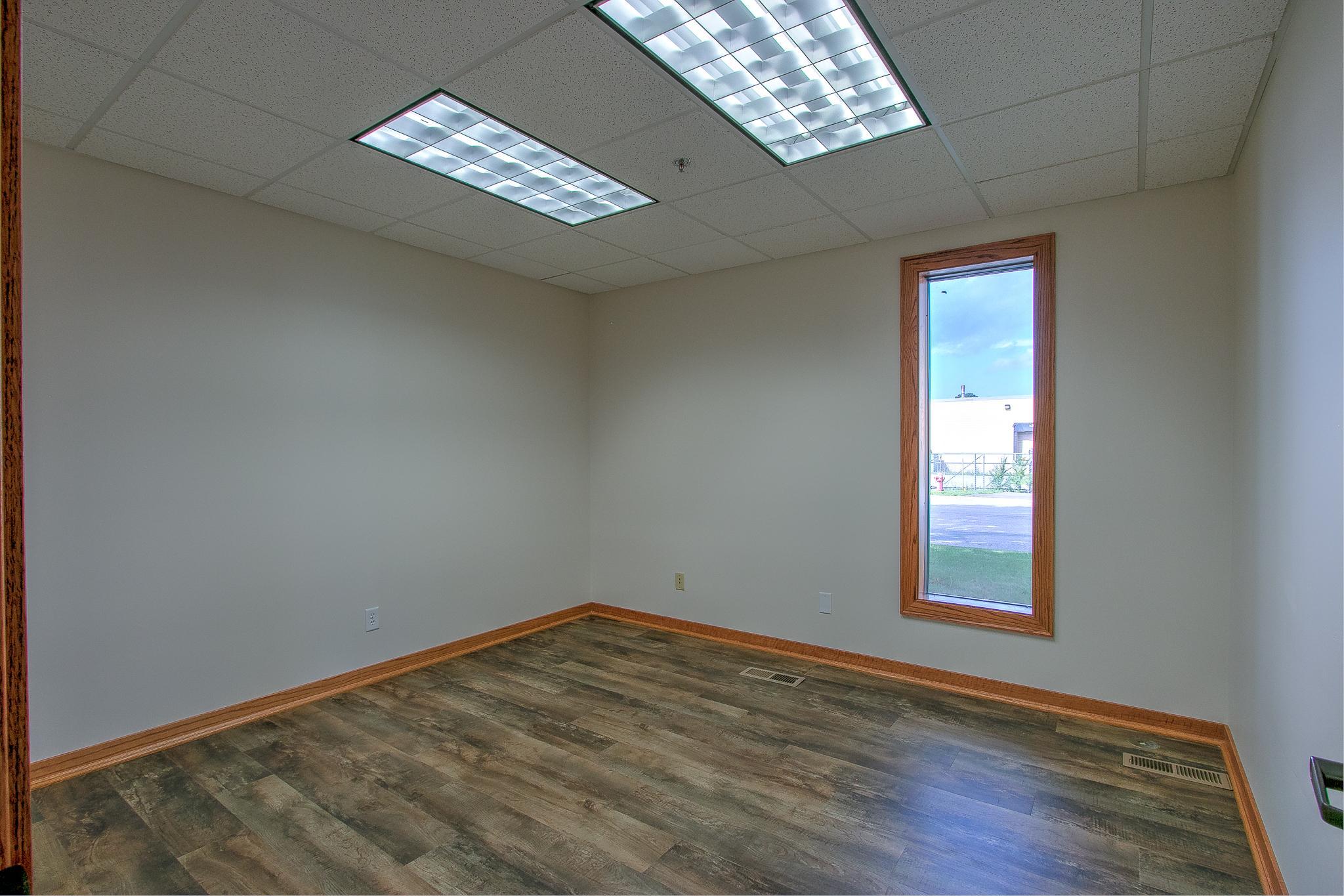 Office 1-2 (2).jpg