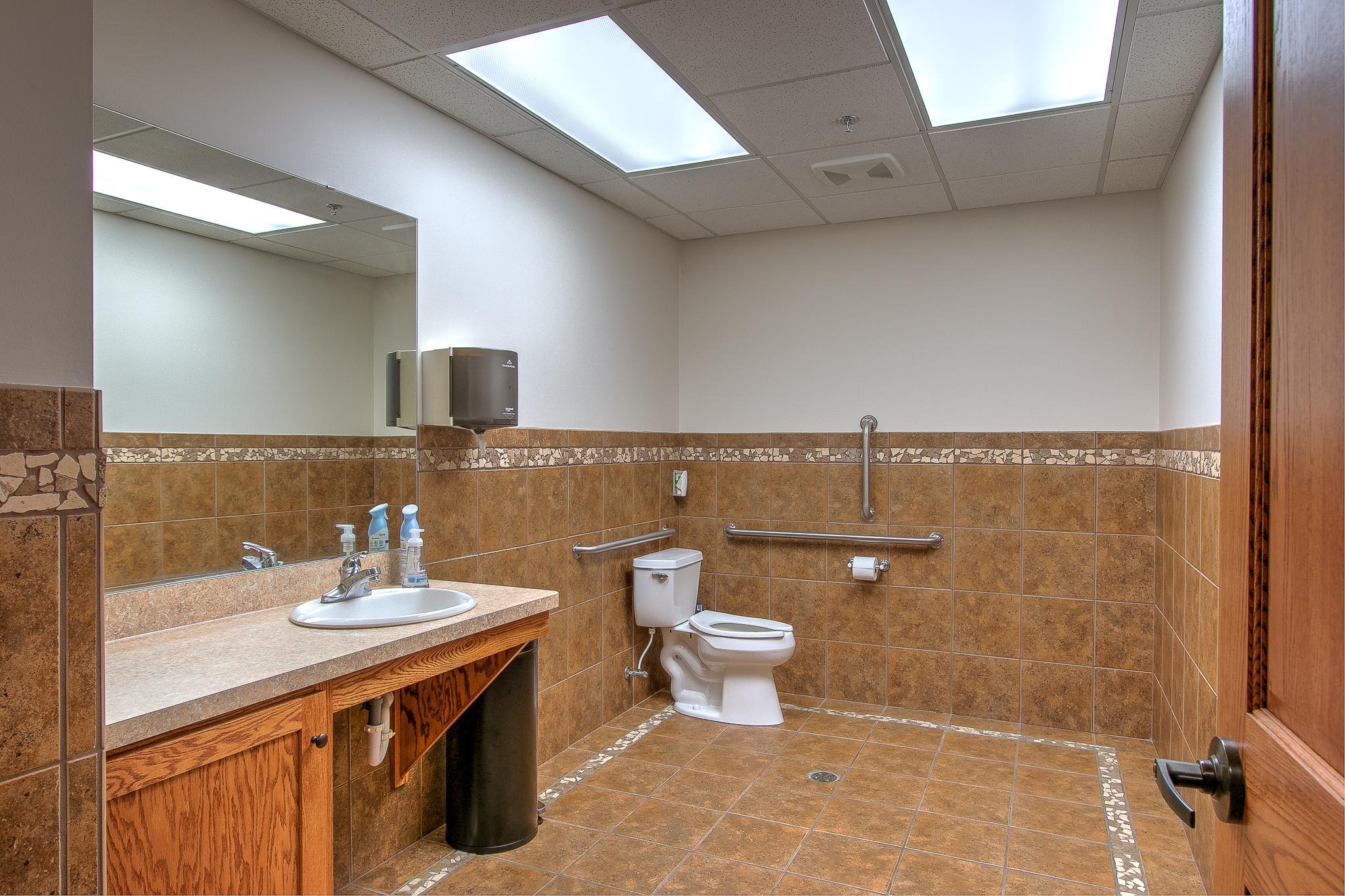 Common Area Bath 2.jpg