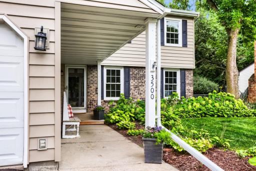 3500 Urbandale Lane N, Plymouth, MN 55447