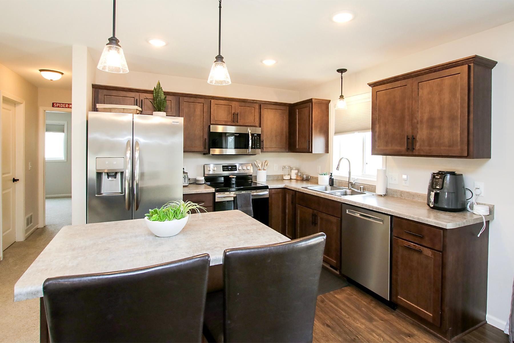kitchen 2.jpg
