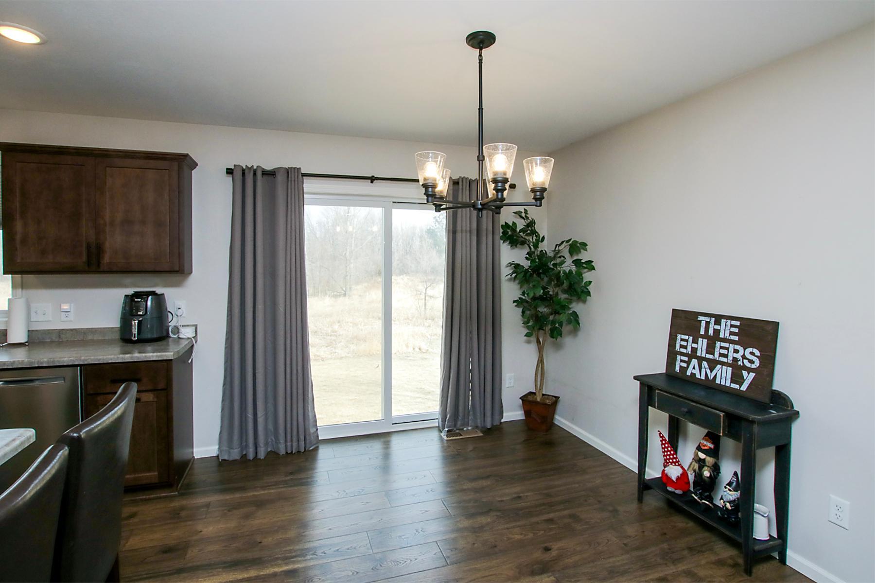 dining room.jpg