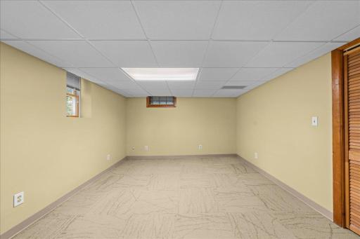 921 4th Street N, Stillwater, MN 55082
