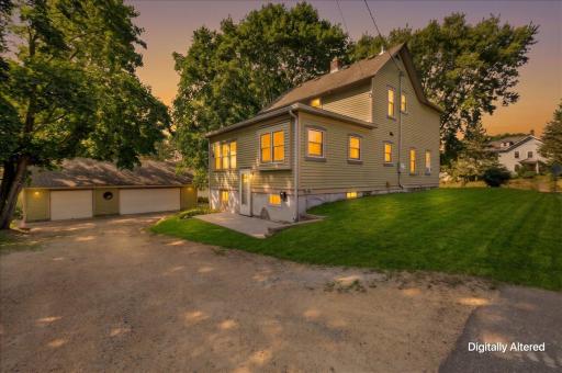 921 4th Street N, Stillwater, MN 55082