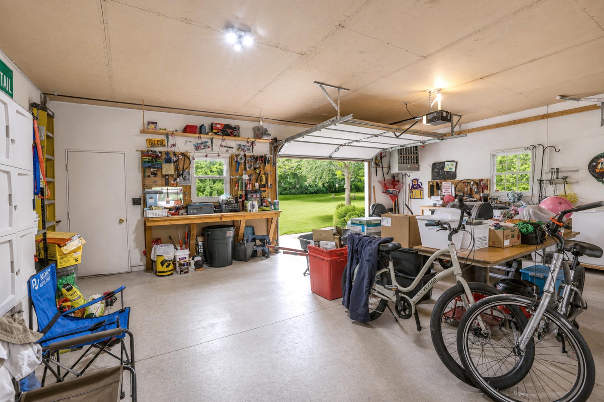 049_garage_02.jpg