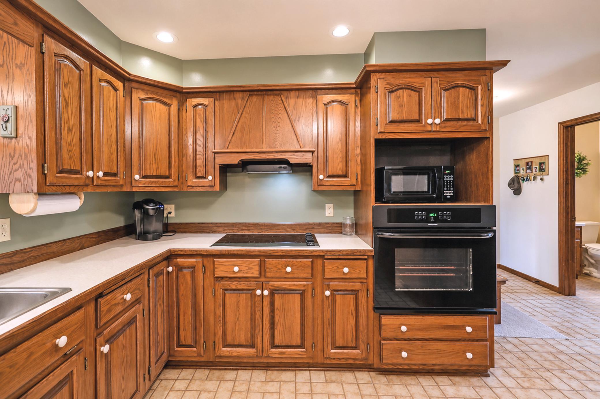 018_kitchen.jpg