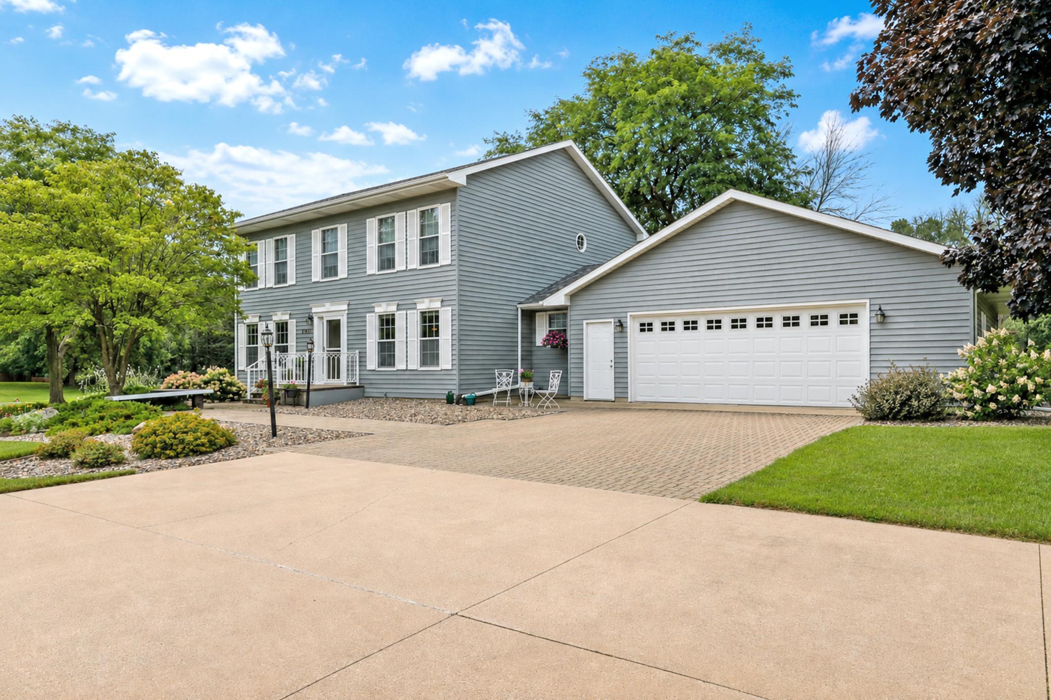 08_driveway.jpg