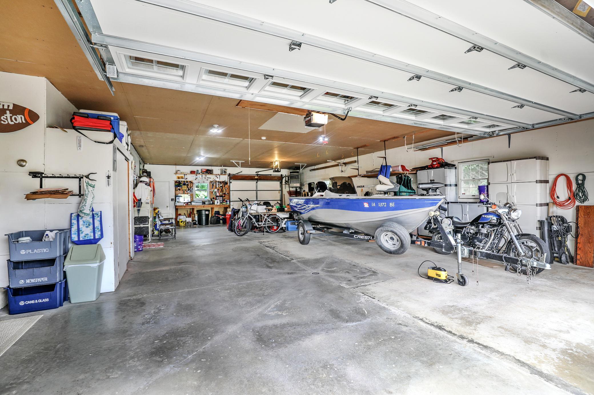 048_garage_01.jpg