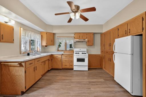 115 W Cabot Street, Le Roy, MN 55951