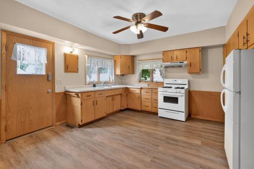 115 W Cabot Street, Le Roy, MN 55951