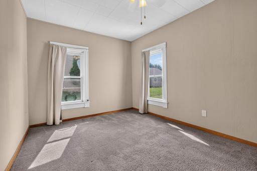 115 W Cabot Street, Le Roy, MN 55951