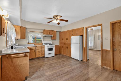 115 W Cabot Street, Le Roy, MN 55951
