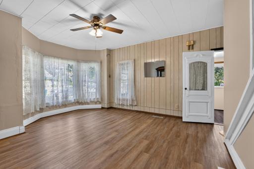 115 W Cabot Street, Le Roy, MN 55951