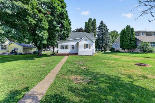 115 W Cabot Street, Le Roy, MN 55951