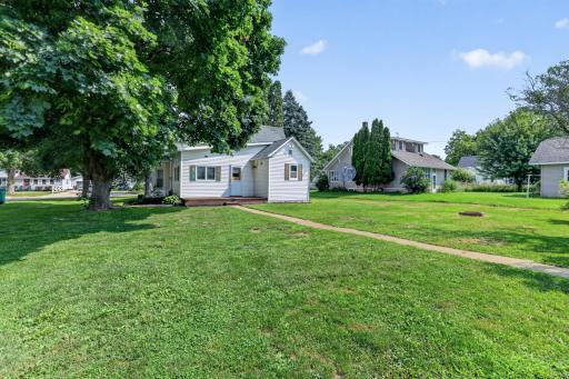115 W Cabot Street, Le Roy, MN 55951