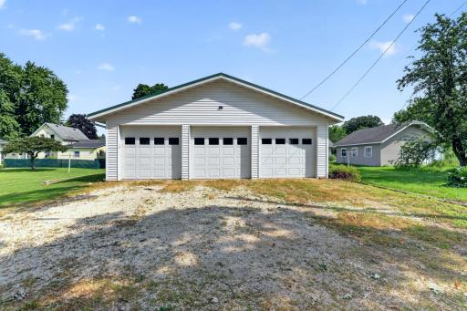 115 W Cabot Street, Le Roy, MN 55951