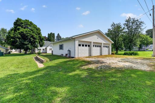 115 W Cabot Street, Le Roy, MN 55951