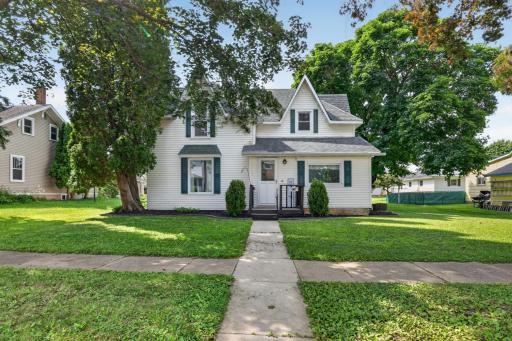 115 W Cabot Street, Le Roy, MN 55951