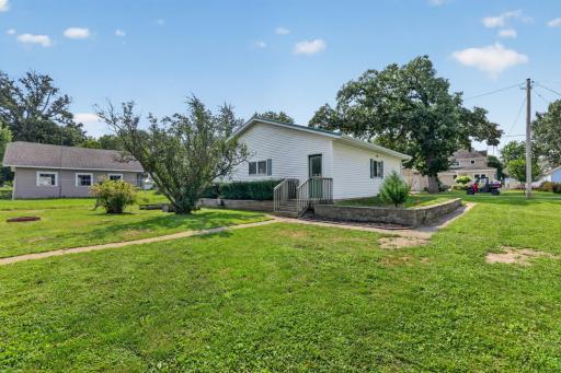 115 W Cabot Street, Le Roy, MN 55951