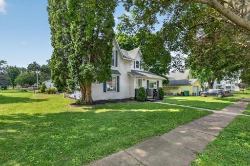 115 W Cabot Street, Le Roy, MN 55951