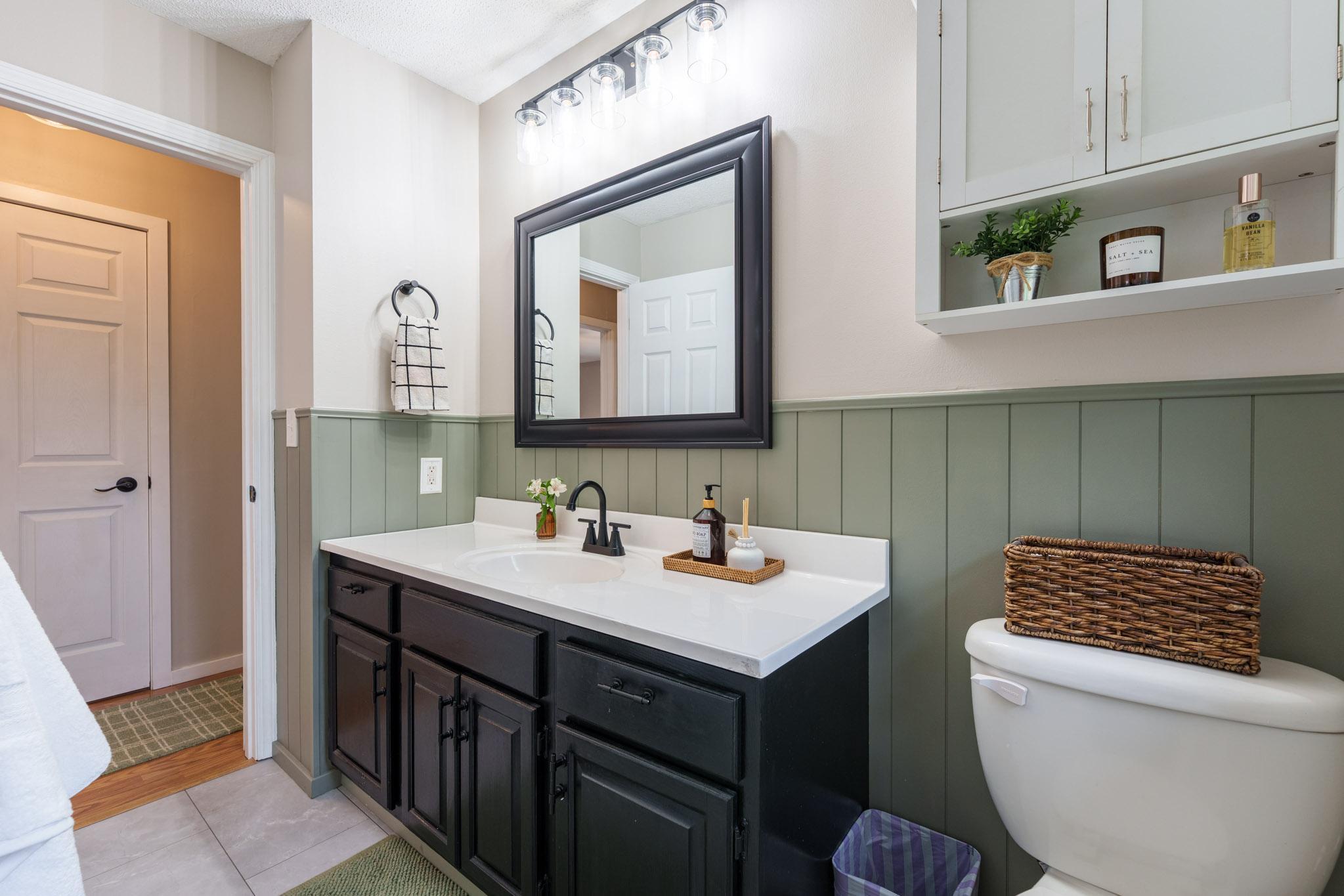 Full bathroom dimensions are 8.75 x 7.25