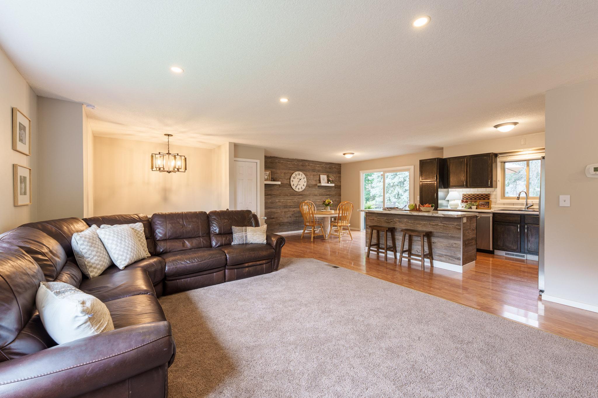 The living room dimensions are 12.5 x 16.5