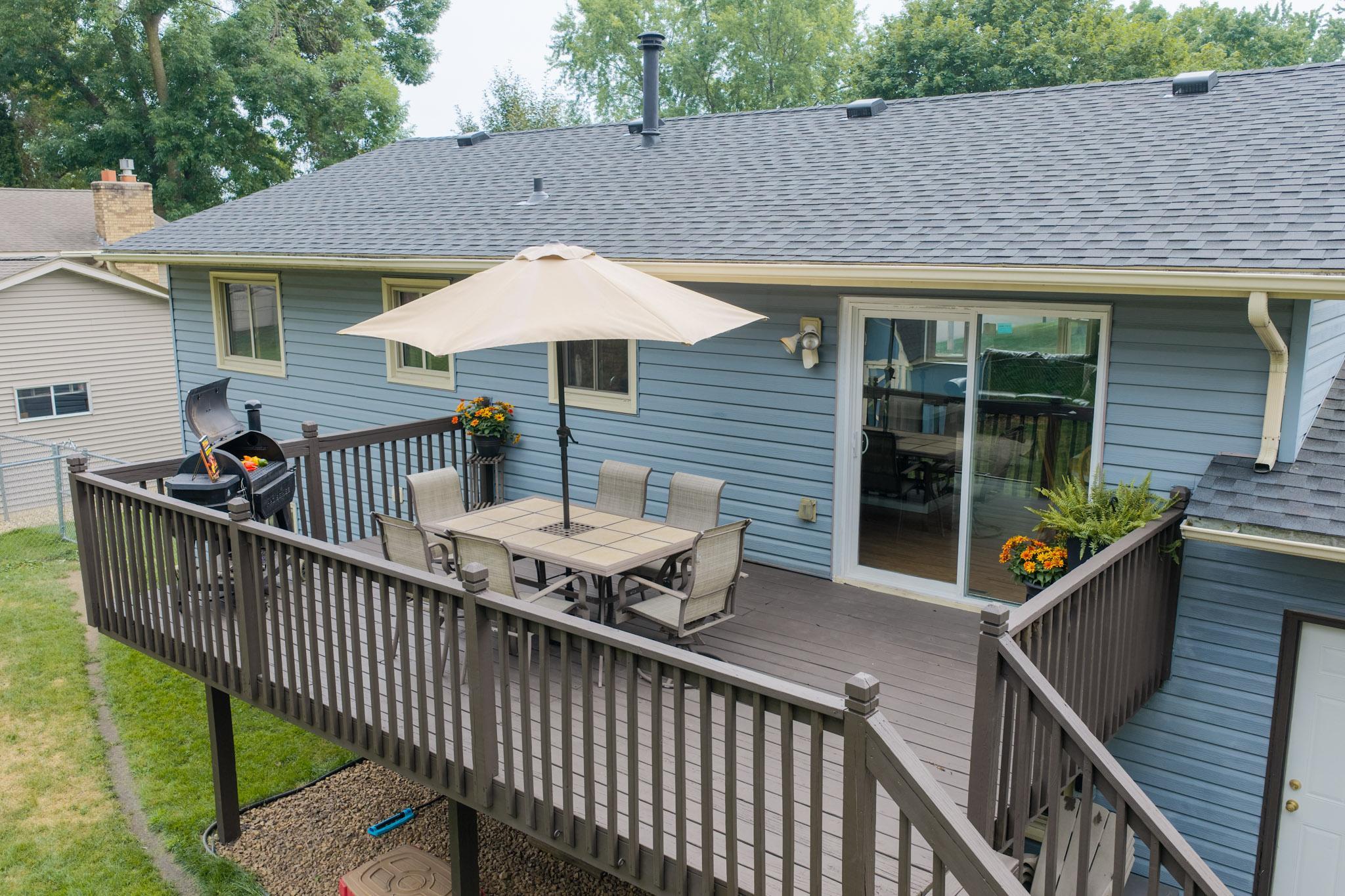 Awesome deck with 2 levels! Top level dimensions are 12x20 ft.