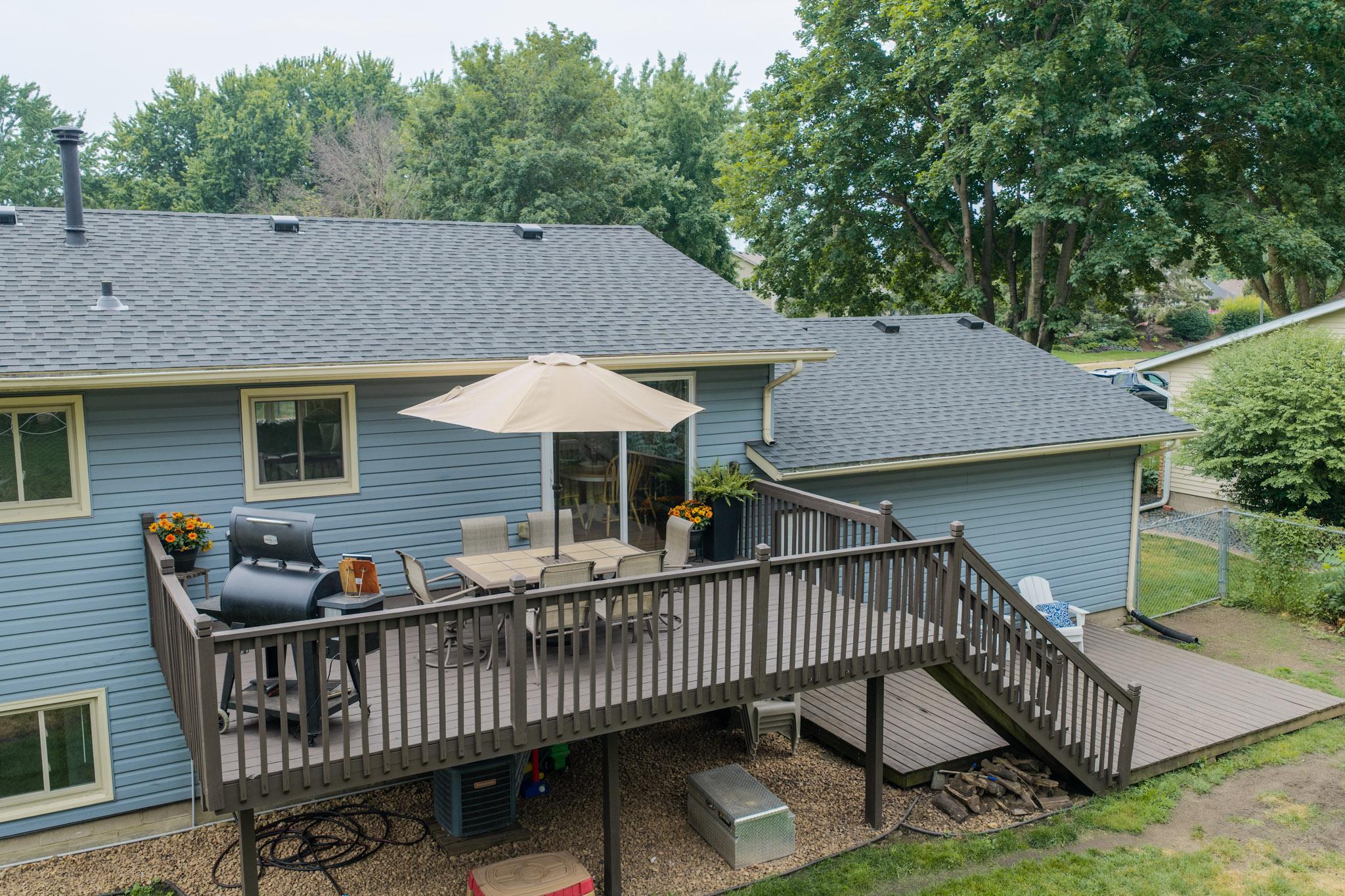 Dine inside or step out to the deck for outdoor dining and enjoy the fenced backyard. You may even catch a wave from the friendly neighbors!