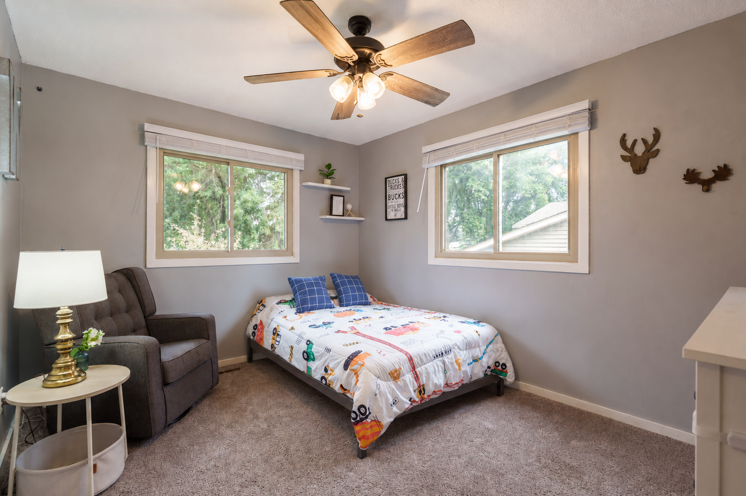 The dimensions for the second bedroom on the main level are 9.5 x 12.5