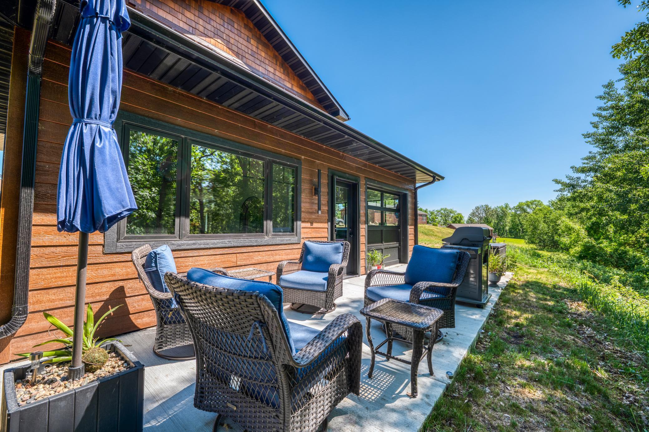 16634 Hightop patio.jpg
