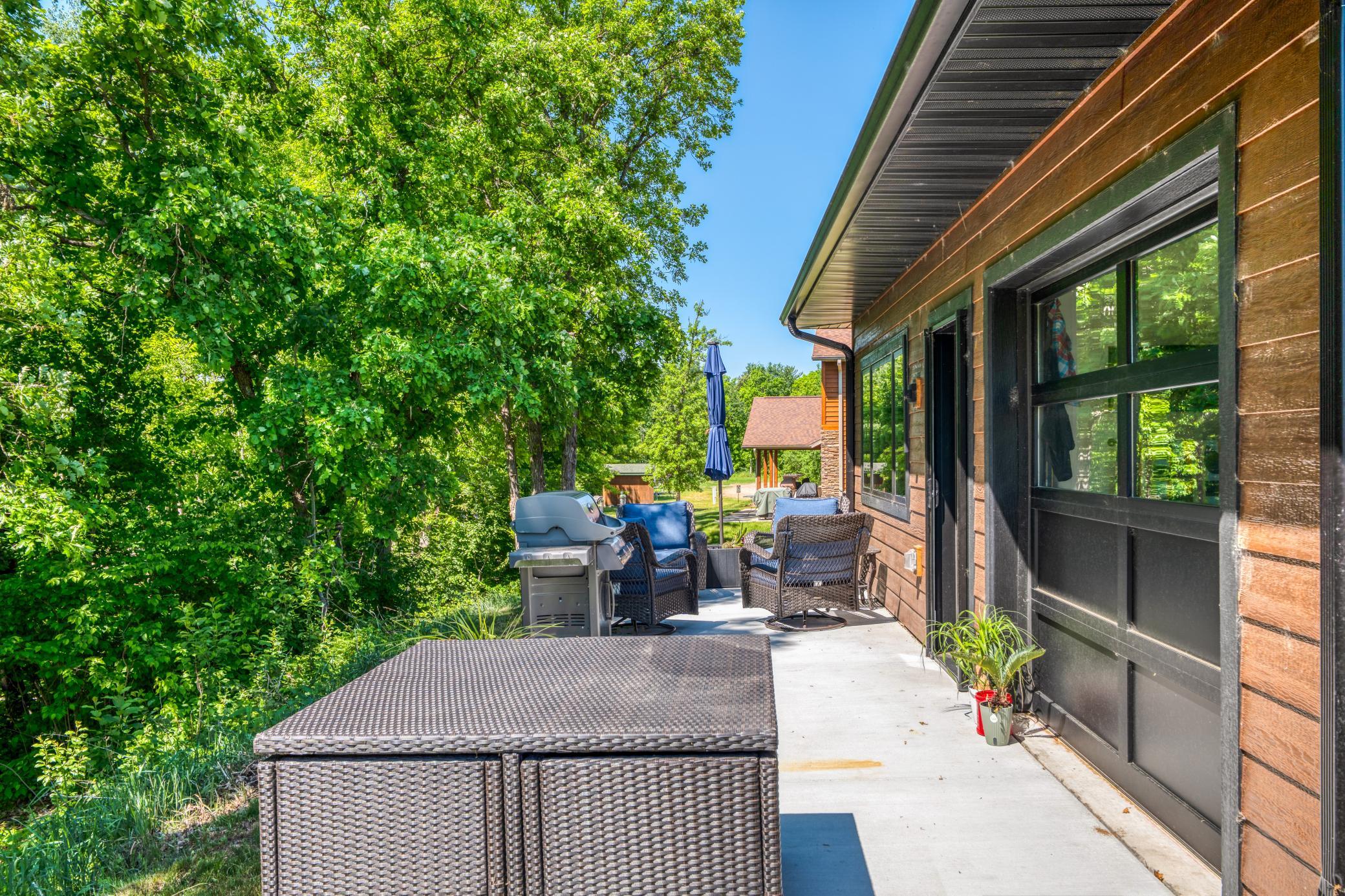 16634 Hightop back patio.jpg