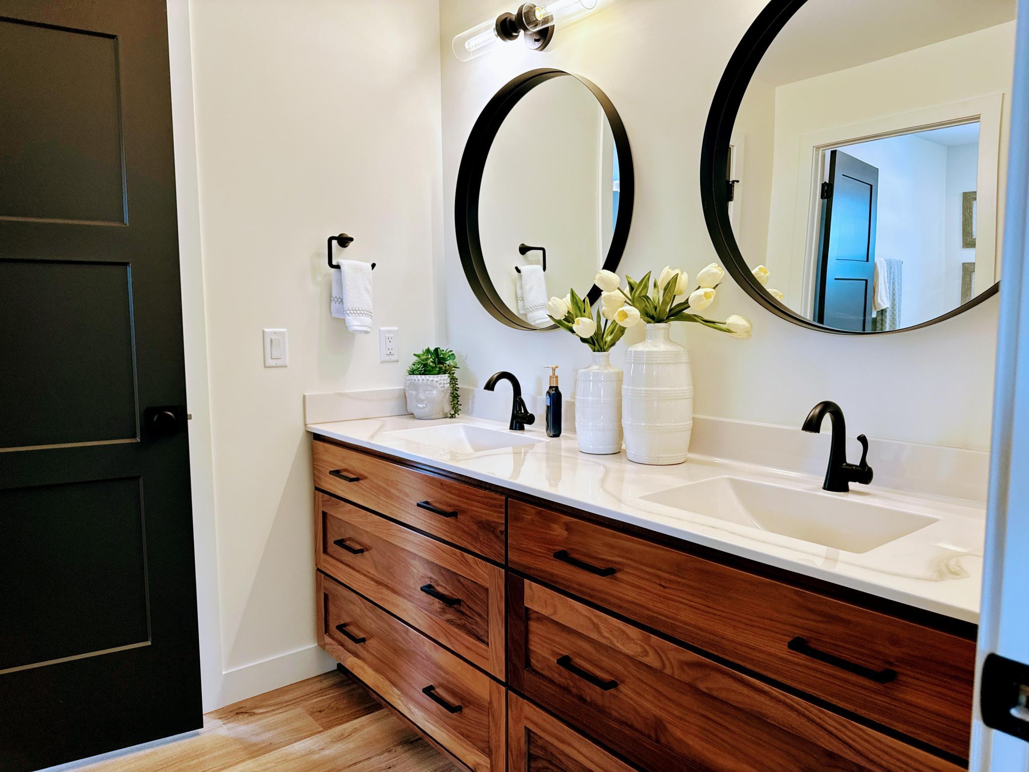 Dual bathroom.JPG